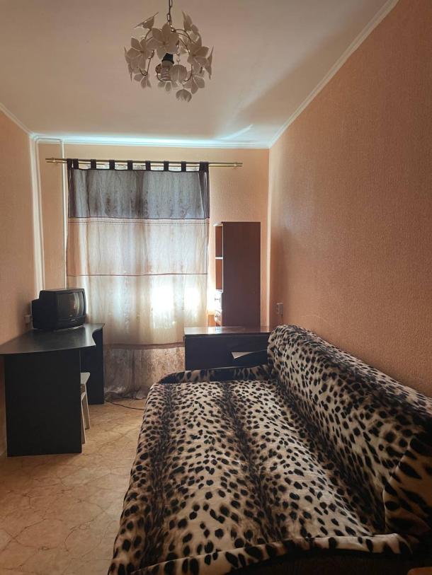 Купить гостинка, Харьков, Павлово Поле, 23 Августа