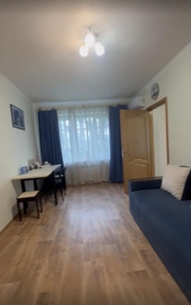 Квартира, 2-кімн., Харьков, Залютино, Земовская