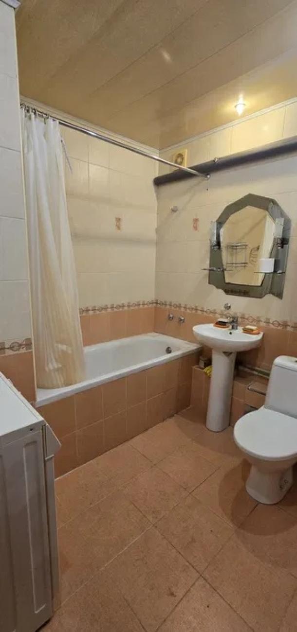 Квартира, 3-кімн., Харьков, Новые Дома, Харьковских Дивизий