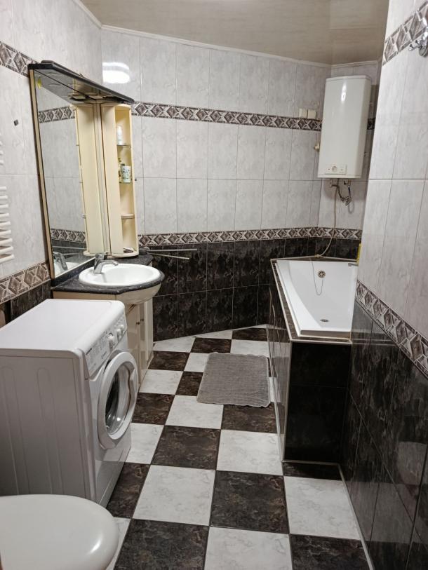 Квартира, 2-кімн., Харьков, Защитников Украины метро, Героев Харькова пр-т