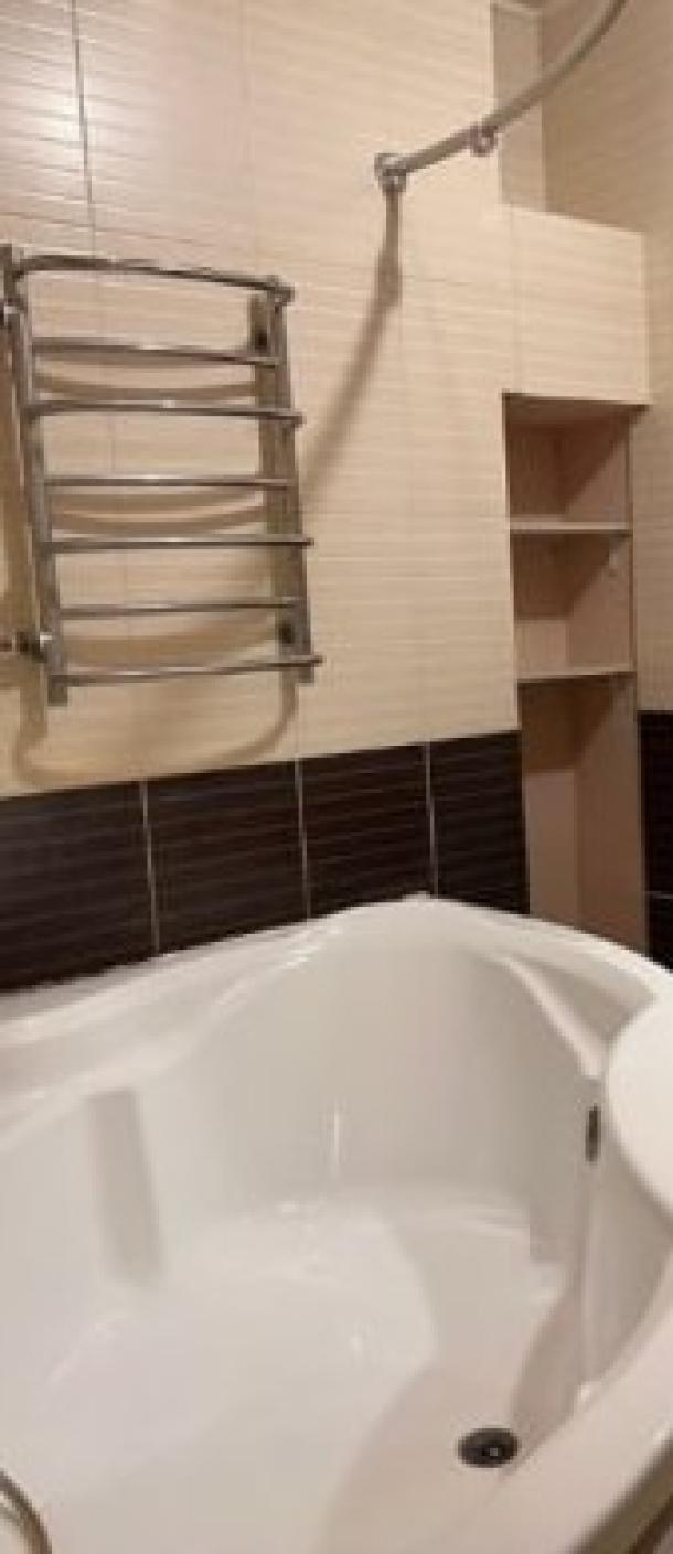 Квартира, 4-кімн., Харьков, 1 Северная Салтовка, Леся Сердюка (Командарма Корка)