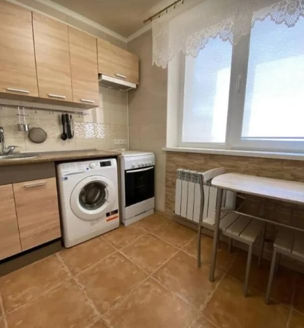 Квартира, 2-кімн., Харьков, 524м/р, Непокоренных (Героев Труда)