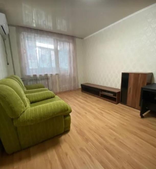 Квартира, 2-кімн., Харьков, 524м/р, Непокоренных (Героев Труда)