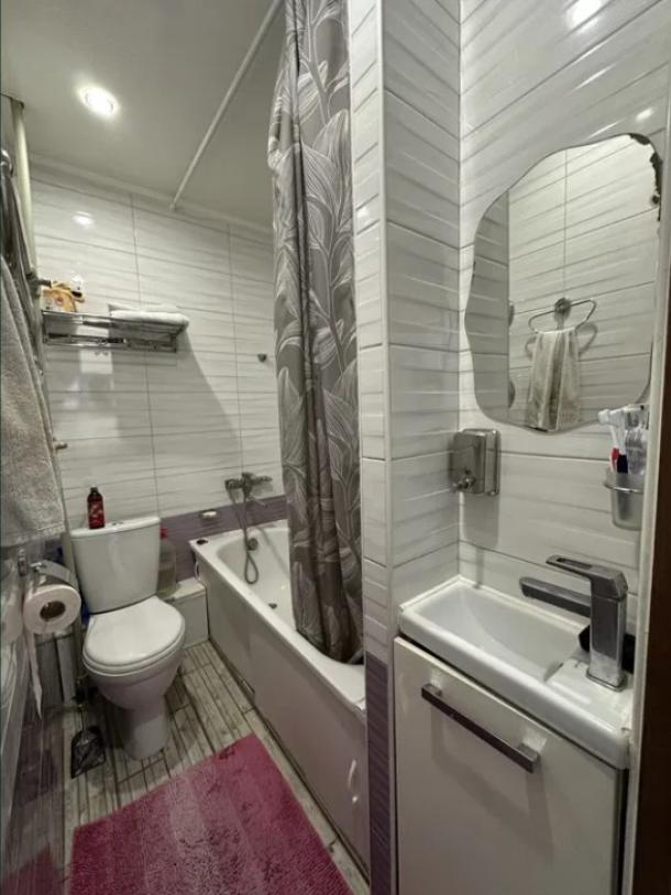 Квартира, 2-кімн., Харьков, 522м/р, Непокоренных (Героев Труда)