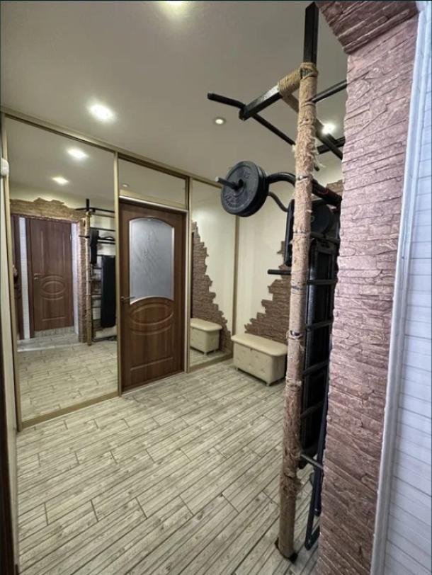 Квартира, 2-кімн., Харьков, 522м/р, Непокоренных (Героев Труда)