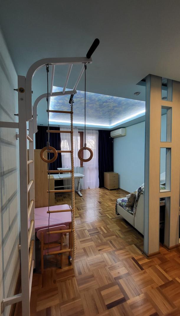 Квартира, 3-кімн., Харьков, Новые Дома, Каденюка (Танкопия)