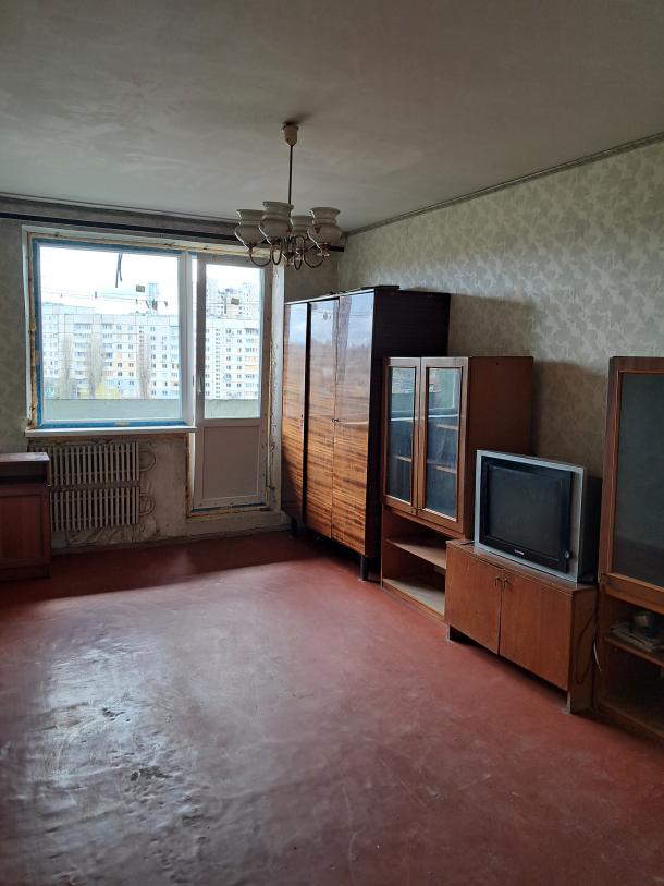 Квартира, 3-кімн., Харьков, 4 Северная Салтовка, Метростроителей