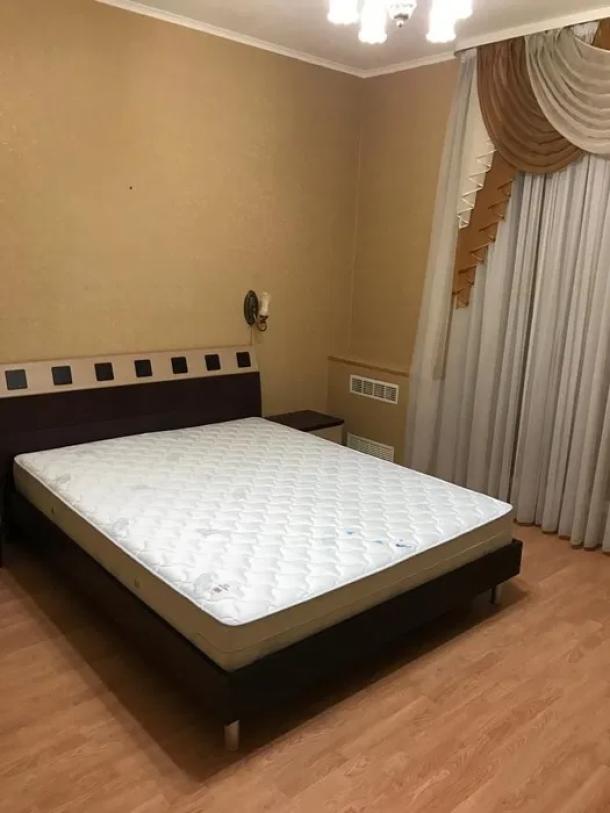 Квартира, 2-кімн., Харьков, ХТЗ, Индустриальный просп. (Фрунзе проспект)