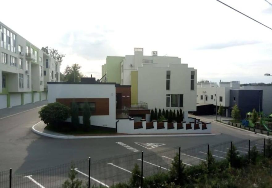 Квартира, 3-кімн., Харьков, Шатиловка, Липовая