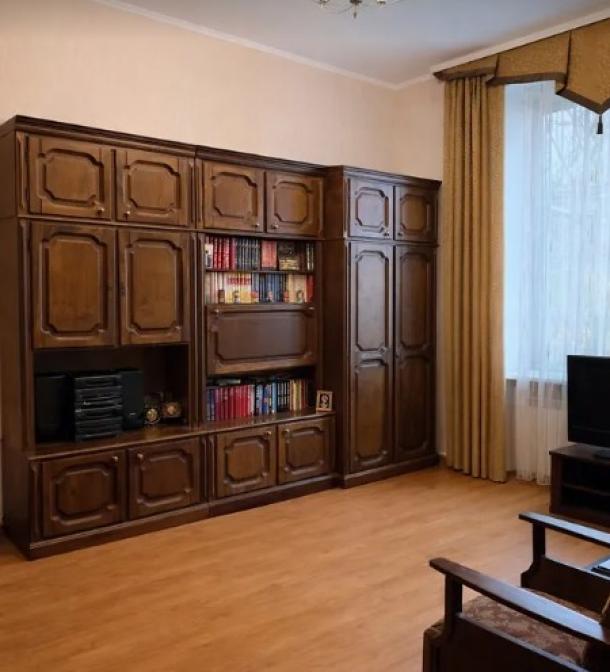 Квартира, 3-кімн., Харьков, Госпром, Культуры (Калинина, Свердлова, Советская Советский 3 пер.)