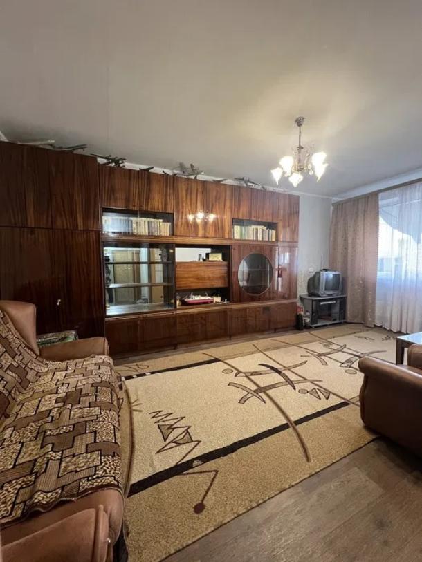 Квартира, 3-кімн., Харьков, 4 Северная Салтовка, Метростроителей