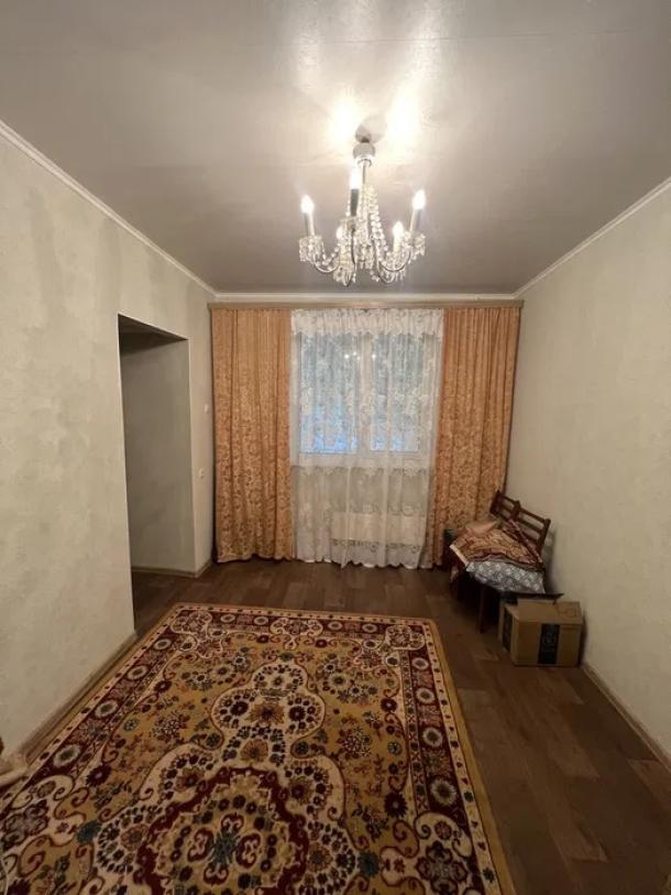 Квартира, 3-кімн., Харьков, 4 Северная Салтовка, Метростроителей