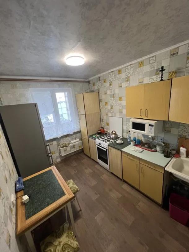 Квартира, 3-кімн., Харьков, 4 Северная Салтовка, Метростроителей