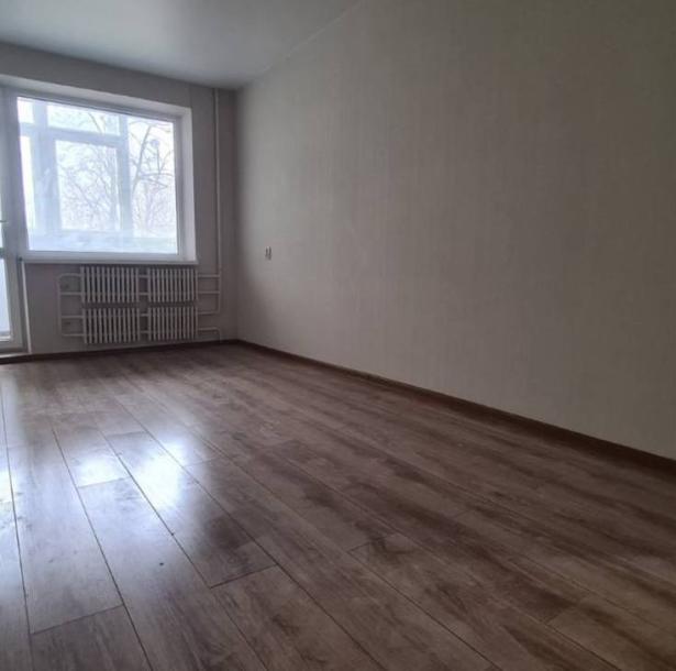 Квартира, 3-кімн., Харьков, 533м/р, Бучмы