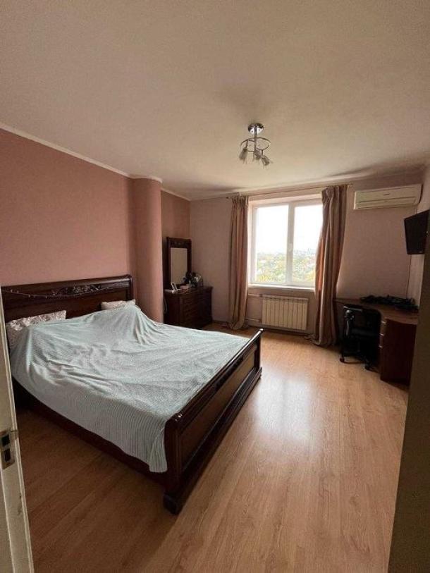 Квартира, 2-кімн., Харьков, Защитников Украины метро, Сергеевская