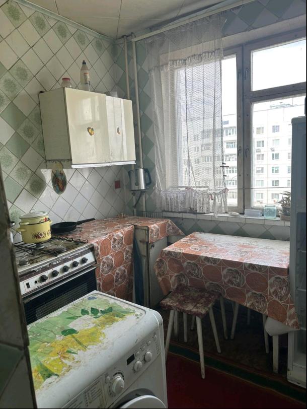 Квартира, 3-кімн., Харьков, Залютино, Золочевская