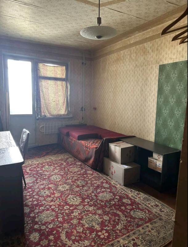 Квартира, 3-кімн., Харьков, Залютино, Золочевская