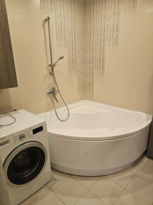 Квартира, 4-кімн., Харьков, Завод Малышева метро, Героев Харькова пр-т