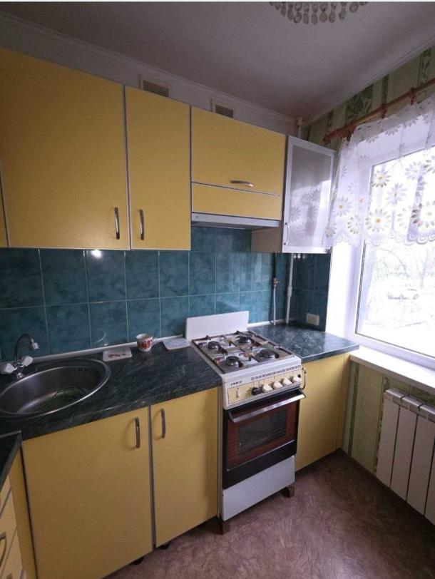 Квартира, 2-кімн., Харьков, 606м/р, Светлая