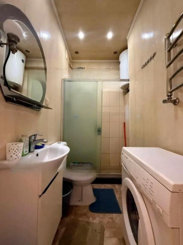 Квартира, 2-кімн., Харьков, Госпром, Культуры (Калинина, Свердлова, Советская Советский 3 пер.)