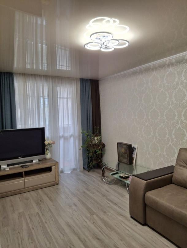 Квартира, 2-кімн., Харьков, Песочин, Молодежная