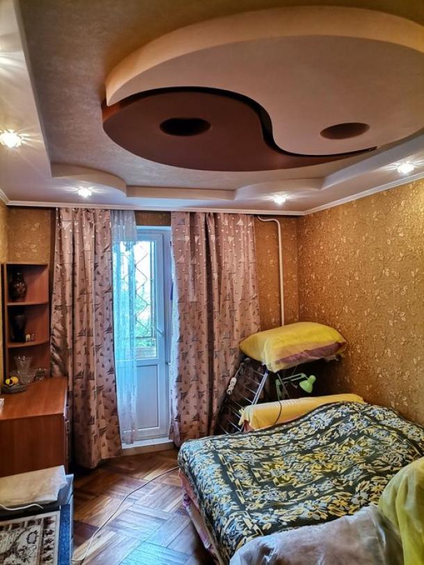 Квартира, 3-кімн., Харьков, Павлово Поле, 23 Августа