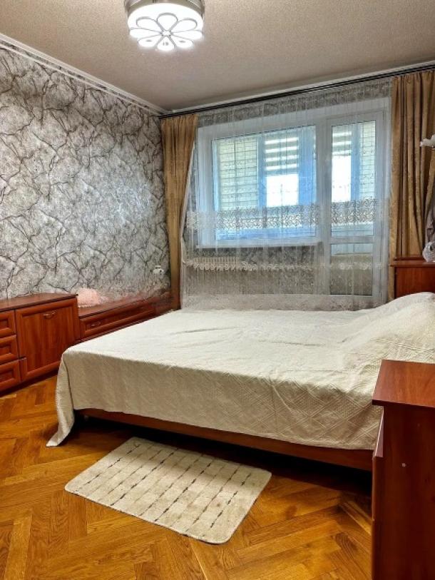 Квартира, 3-кімн., Харьков, 607м/р, Гвардейцев Широнинцев