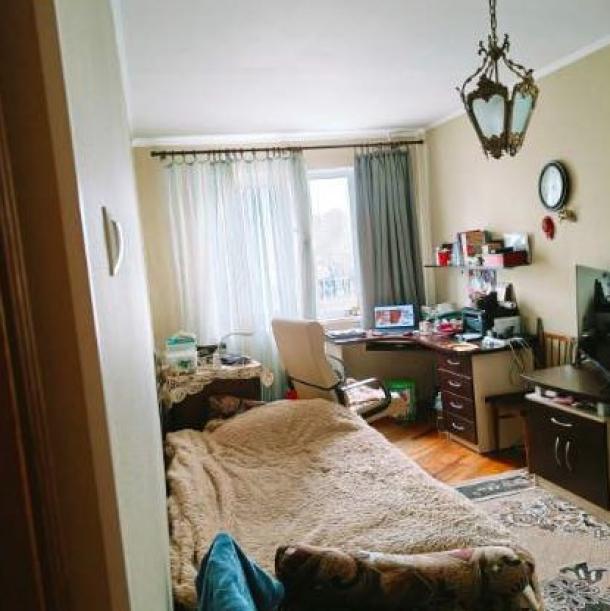 Квартира, 3-кімн., Харьков, 608м/р, Непокоренных (Героев Труда)