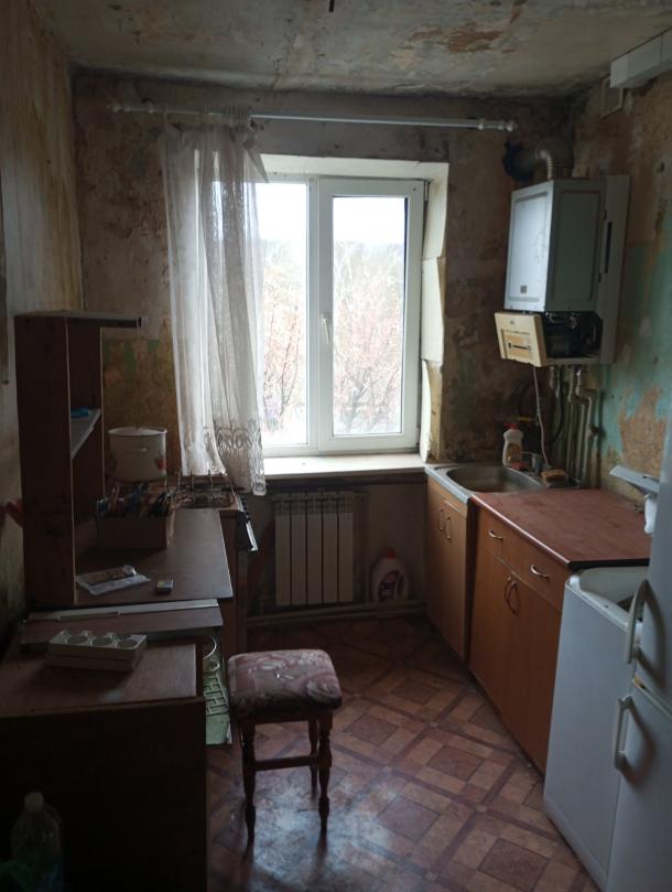 Квартира, 3-кімн., Люботин, Харьковский район, Заводская (Островского)
