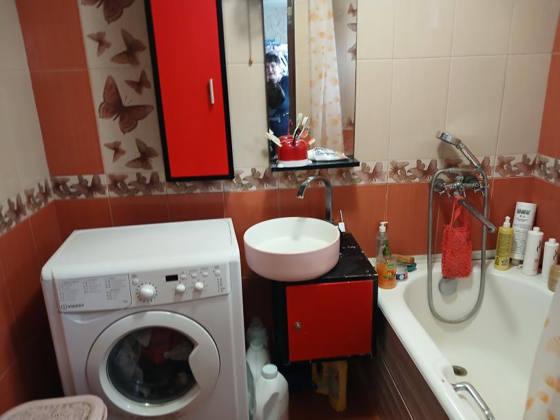 Квартира, 3-кімн., Чугуев, Чугуевский район, Кожедуба