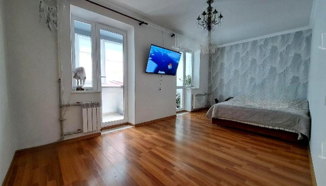 Квартира, 2-кімн., Харьков, 535Ам/р, Тракторостроителей просп.