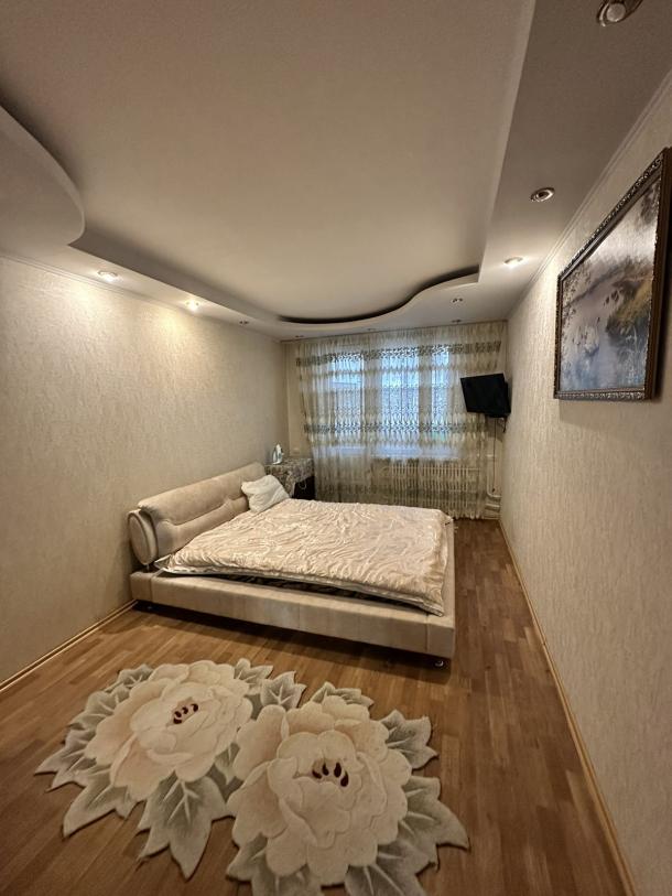 Квартира, 3-кімн., Харьков, 608м/р, Валентиновская