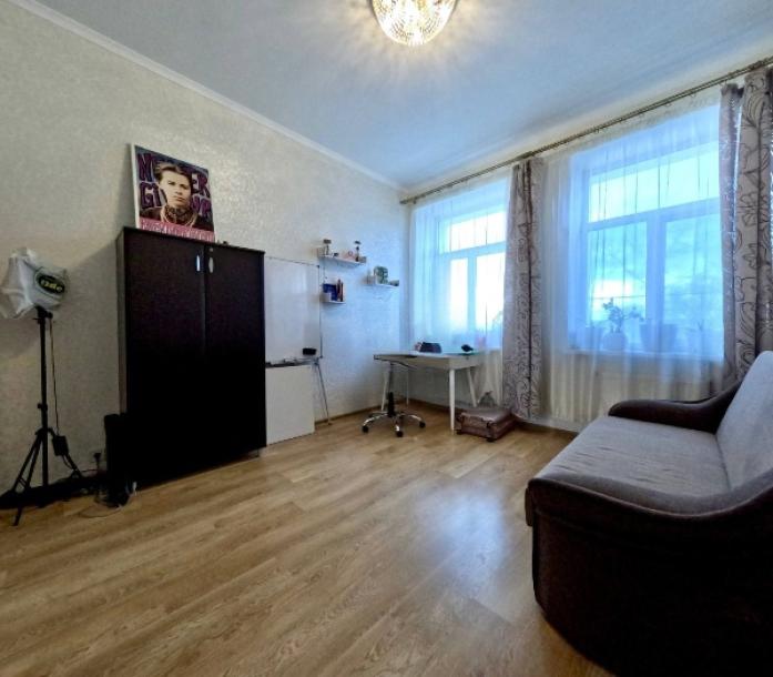 Квартира, 3-кімн., Харьков, Павловка, Феодосийская
