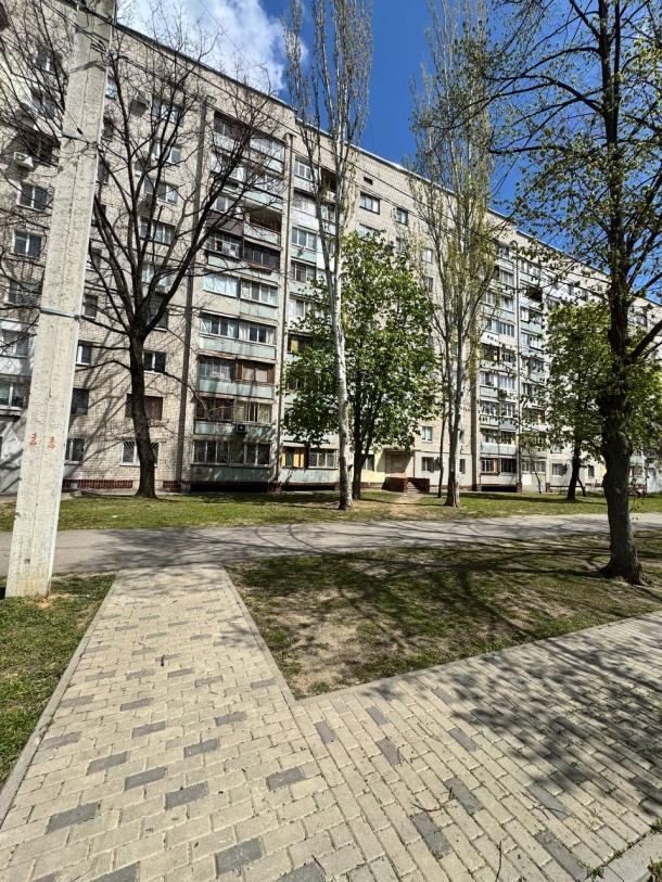 Квартира, 3-кімн., Харьков, Павлово Поле, Старицкого