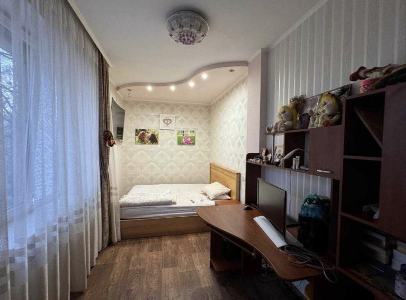 Квартира, 3-кімн., Харьков, ХТЗ, Мира