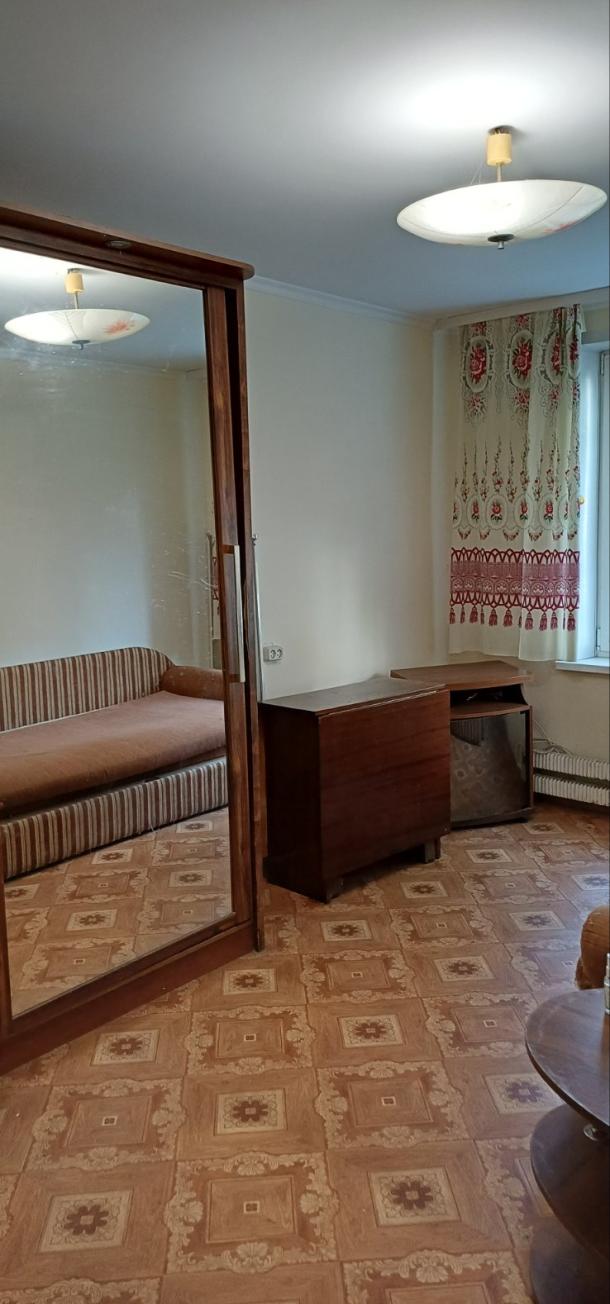 Квартира, 3-кімн., Харьков, 522м/р, Непокоренных (Героев Труда)