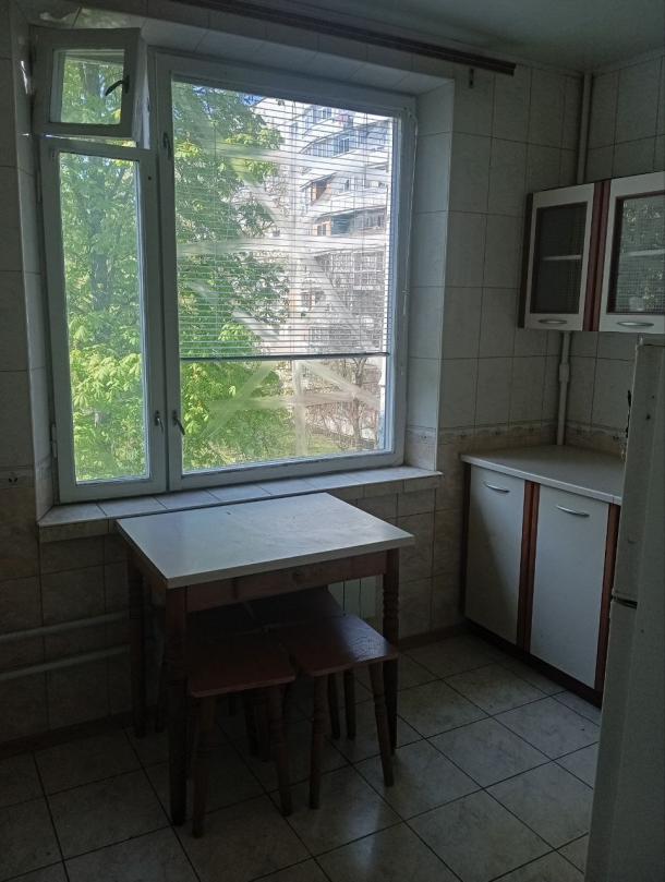 Квартира, 1-кімн., Харьков, 524м/р, Гвардейцев Широнинцев