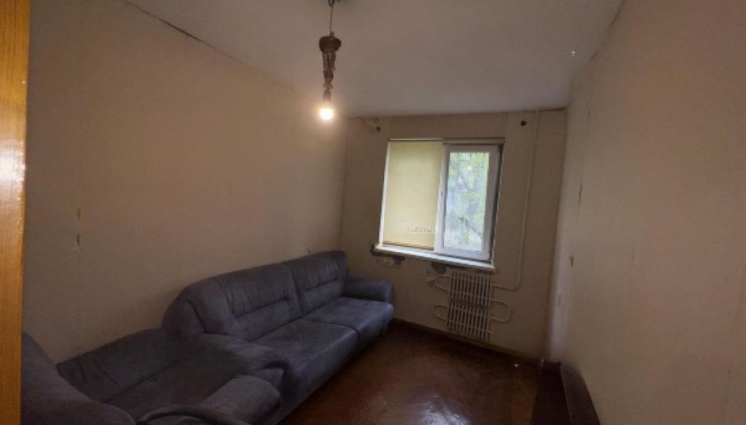 Квартира, 2-кімн., Харьков, 604м/р, Тракторостроителей просп.