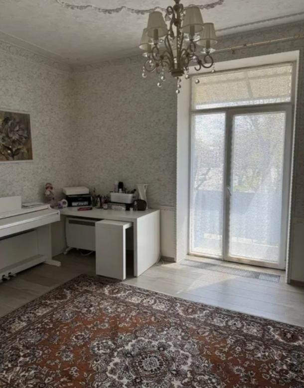 Квартира, 3-кімн., Харьков, Гагарина метро , Шота Руставели