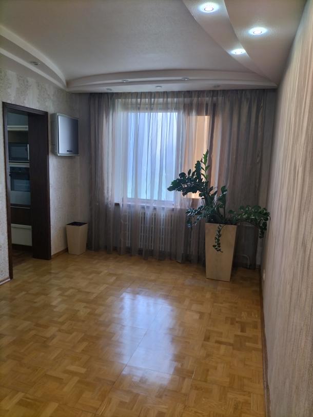 Квартира, 3-кімн., Харьков, 522м/р, Академика Павлова