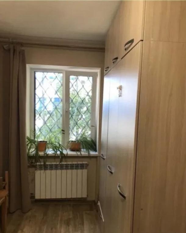 Квартира, 3-кімн., Харьков, Павлово Поле, 23 Августа