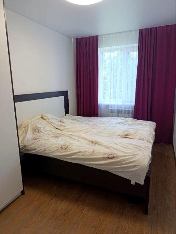 Квартира, 2-кімн., Харьков, 605м/р, Тракторостроителей просп.