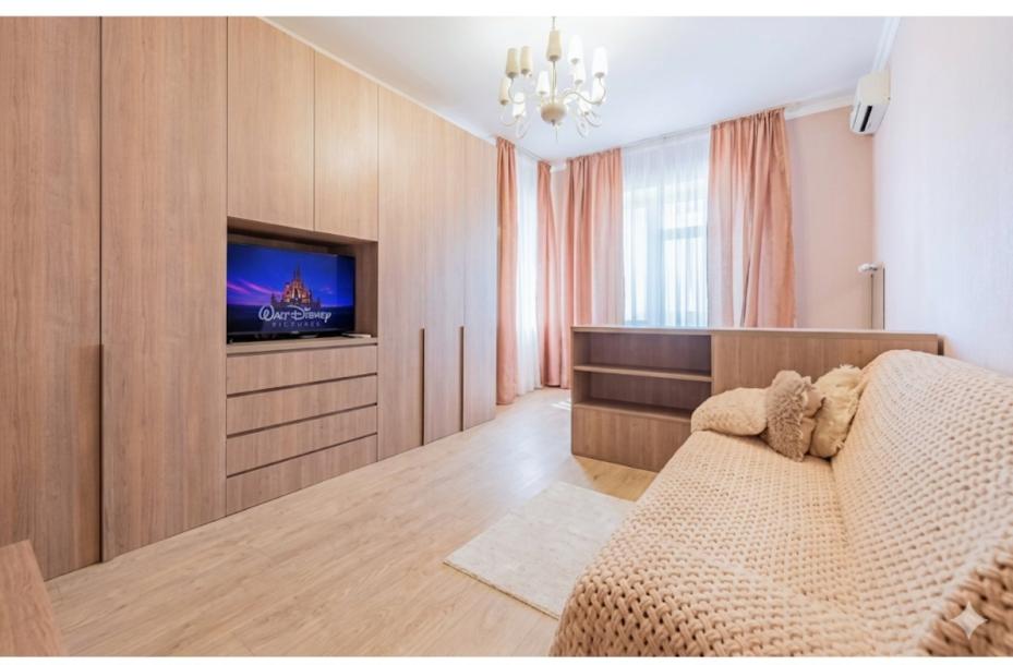 Квартира, 2-кімн., Харьков, Защитников Украины метро, Героев Харькова пр-т