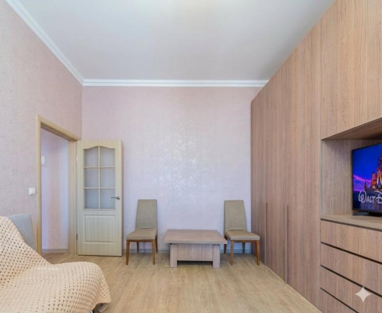 Квартира, 2-кімн., Харьков, Защитников Украины метро, Героев Харькова пр-т