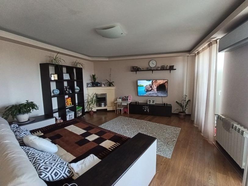 Квартира, 2-кімн., Харьков, 605м/р, Тракторостроителей просп.