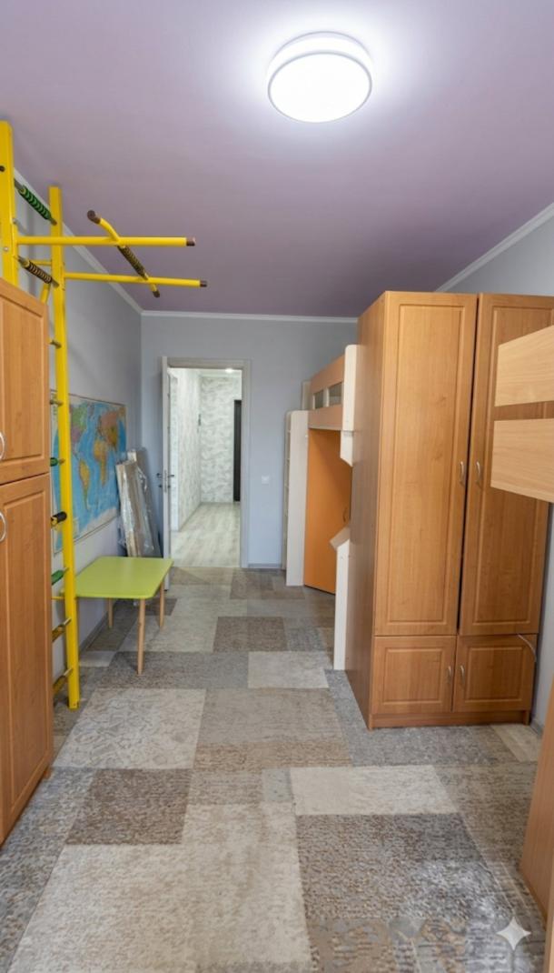 Квартира, 3-кімн., Харьков, Новые Дома, Каденюка (Танкопия)