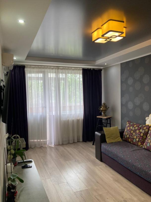 Квартира, 2-кімн., Харьков, 607м/р, Непокоренных (Героев Труда)