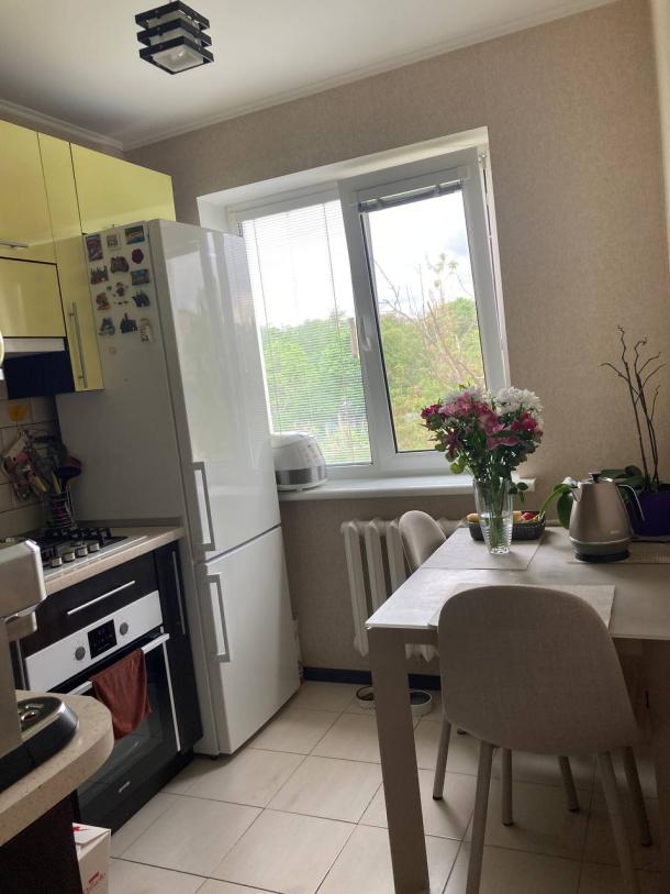 Квартира, 2-кімн., Харьков, 607м/р, Непокоренных (Героев Труда)
