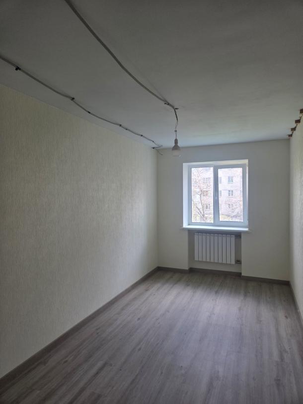 Квартира, 3-кімн., Харьков, ХТЗ, Северина Потоцкого пер. (17 Партсъезда пер.)