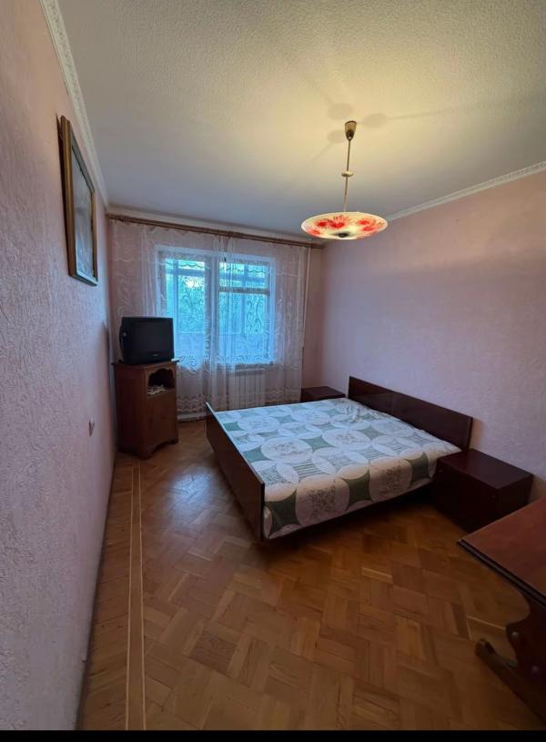 Квартира, 2-кімн., Харьков, Гагарина метро , Аэрокосмический просп. (Гагарина проспект)